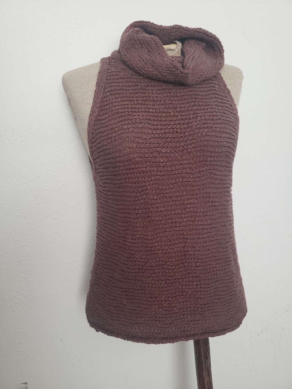 Pilrco Urban Outfitters Brown Sleeveless Cowl Neck Knit Top M